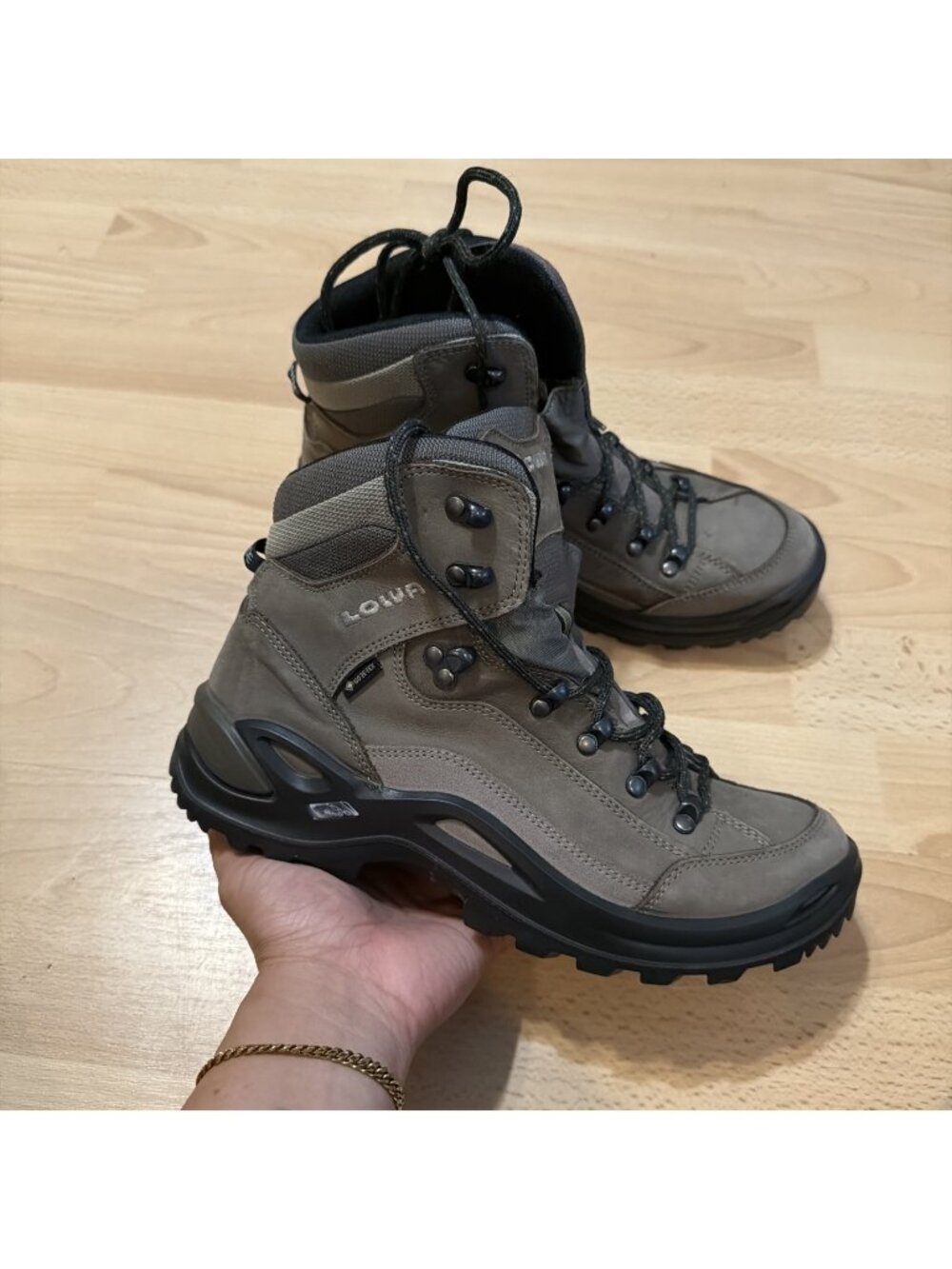 Lowa Renegade GTX Mid Womens size 9.5 Hiking Boots Brown Waterproof Vibram Sole